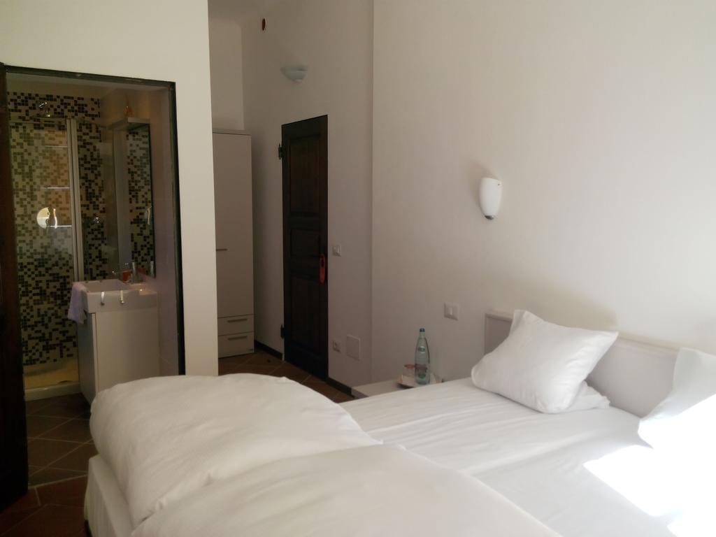 Casa Baroli B&B Cannobio Rum bild
